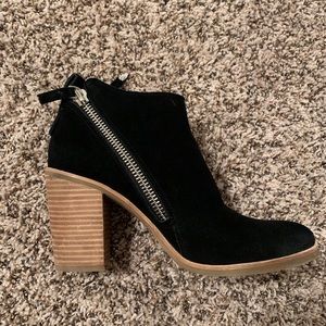 Double zipper heeled bootie by Dolce Vita
